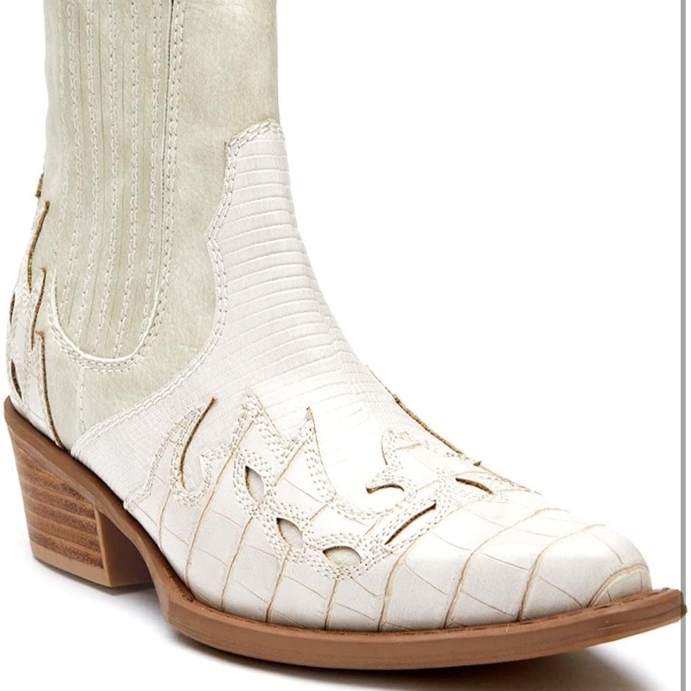 NEW Coconuts by Matisse Milo Cream Western Ankle Boots - Picture 6 of 10